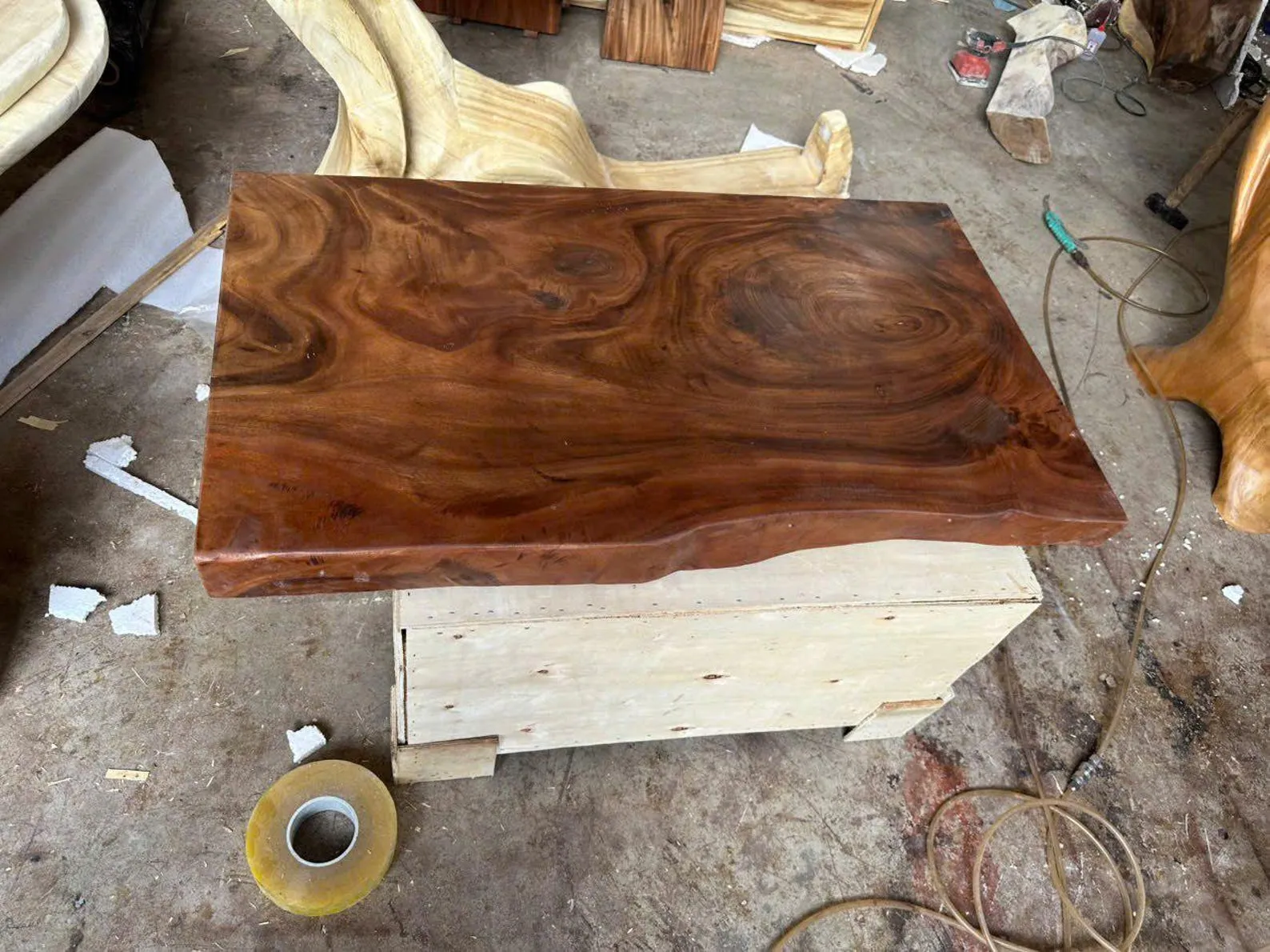 Live Edge Tamarind Wood Coffee Table Farmhouse Style - Image 3